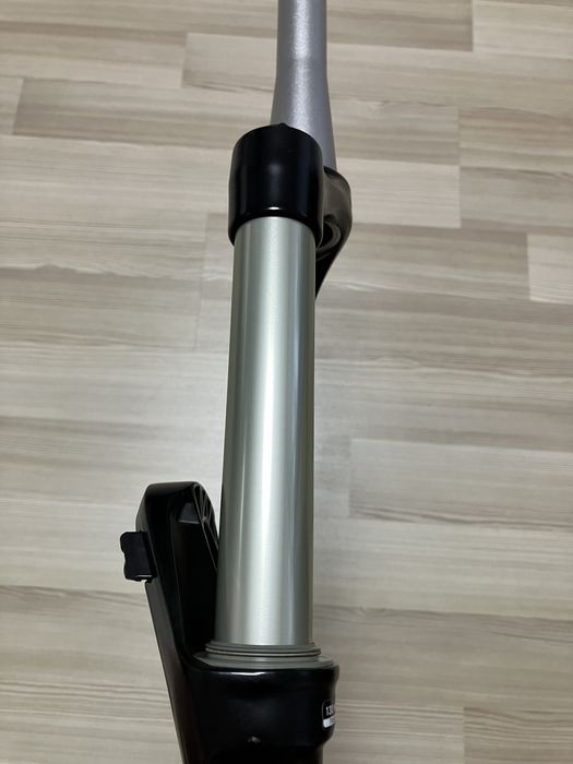 Vând RockShox Sektor Gold RL  27.5" Solo air / 150mm / Stare excelentă