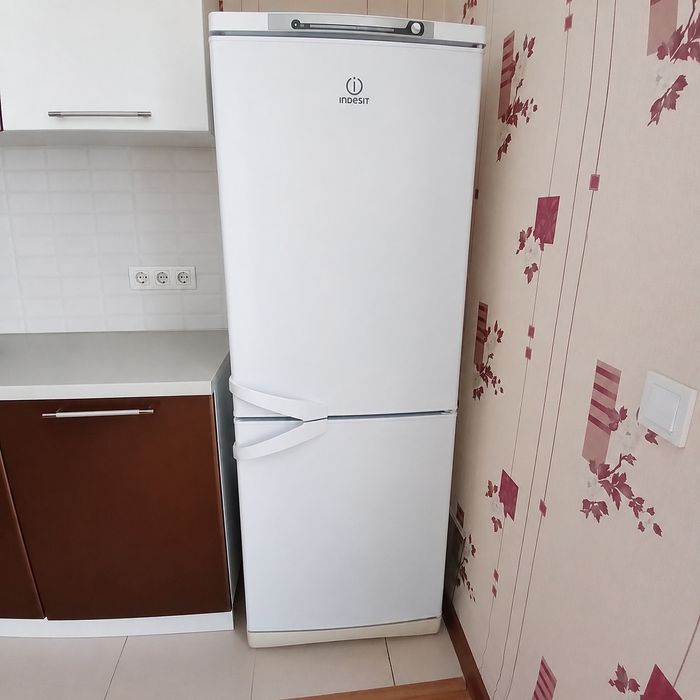 Холодильник Indesit на 270 литров