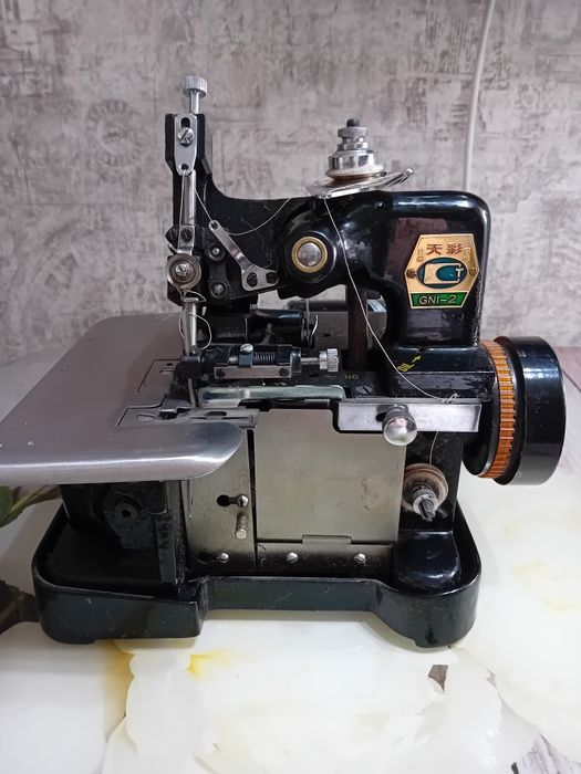 Продаётся оверлог б/у