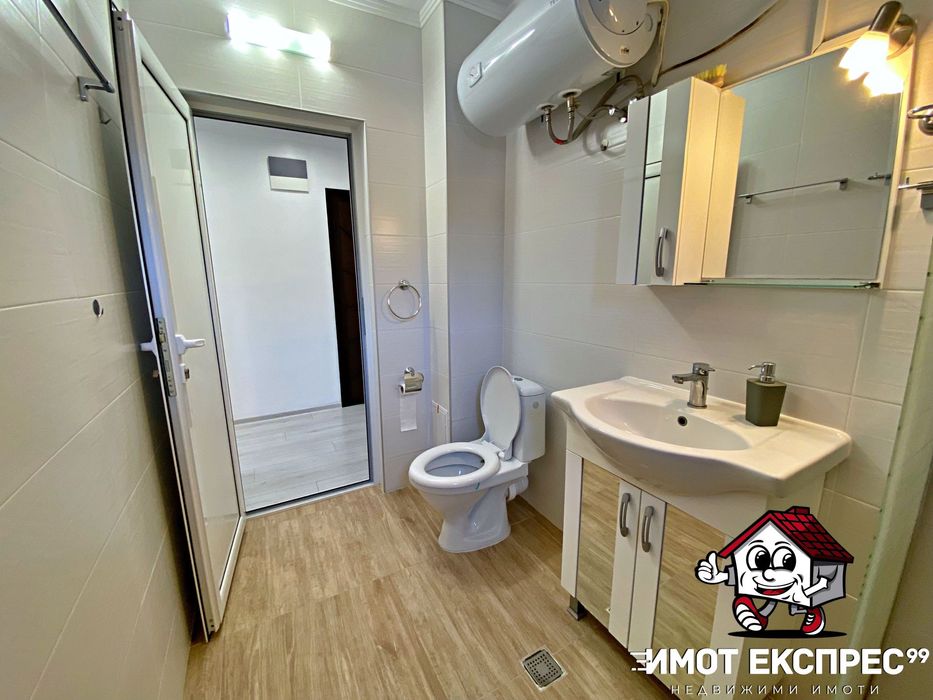 Продава се Тристаен апартамент в Асеновград - 90 кв.м за 5 €/кв.м - Снимка #11