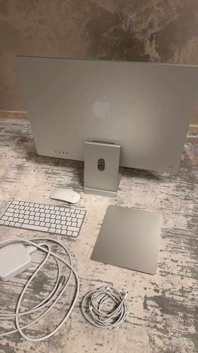 PC iMac 24" M1 (2021)4.5K, 16GB, 512GB SSD, 8-core GPU, Silver, INT KB