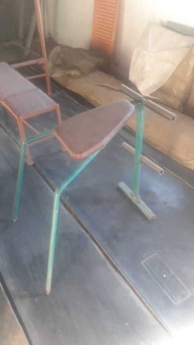 гантели, тренажер для пресса