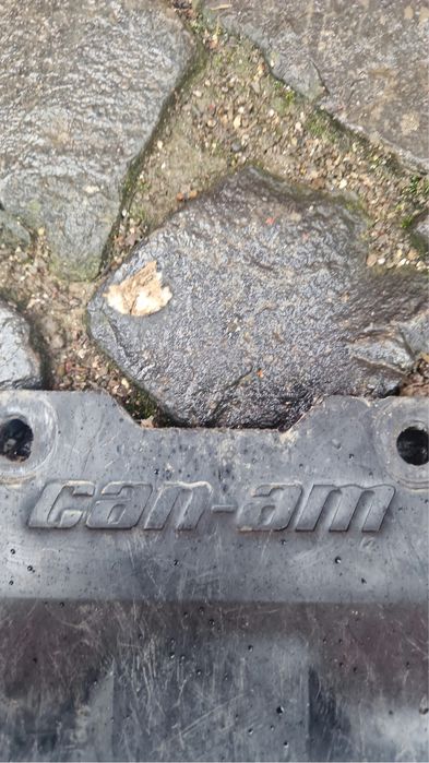 Scut can am outlander