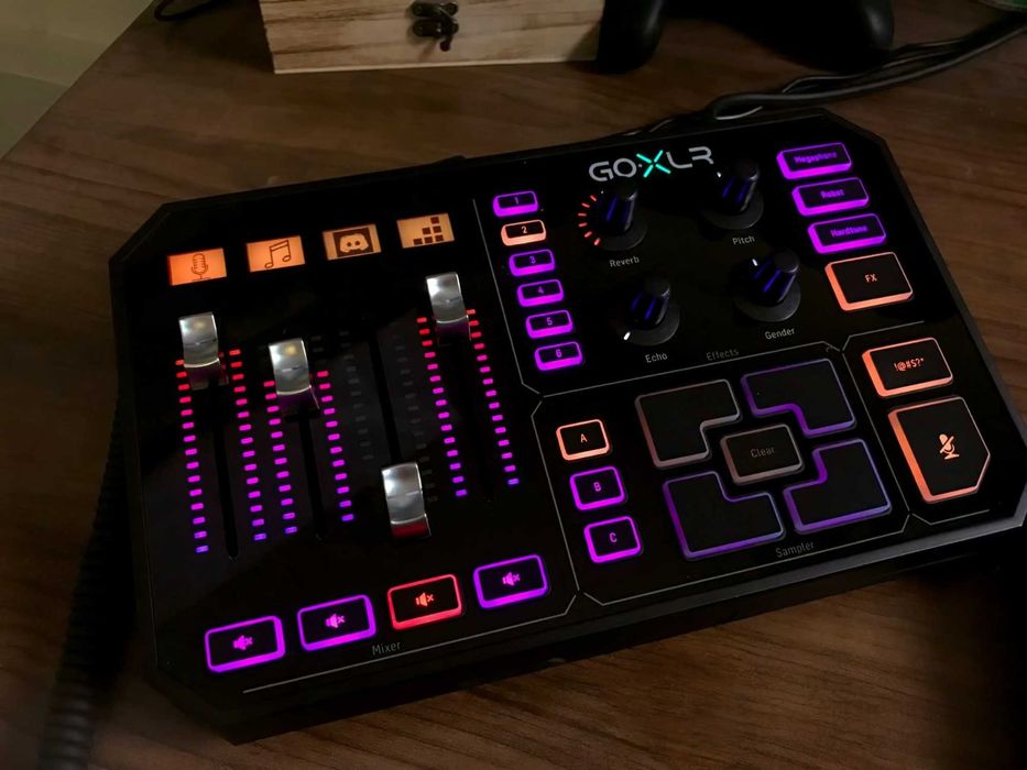 GoXLR Аудиоинтерфейс