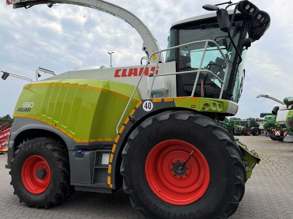 Кормоуборочный комбайн Claas Jaguar 950