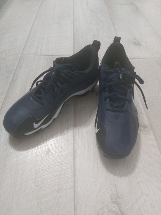 Бутсы футбольные