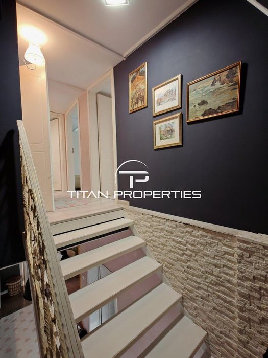 Дава се под наем Етаж от къща в Пловдив, Център - 140 кв.м за 1000 € - Снимка #15