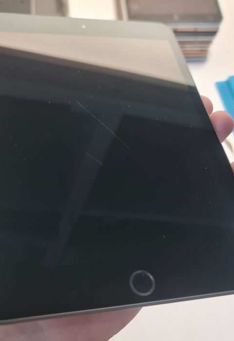 Tableta Apple iPad Mini 5th gen Wifi Only Space Gray 64gb Ios 26.1