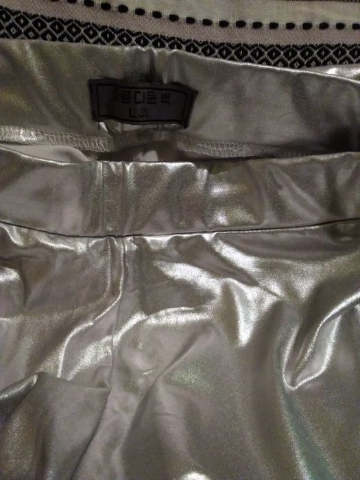 Нов дамски сребрист клин-еластичен, размер М