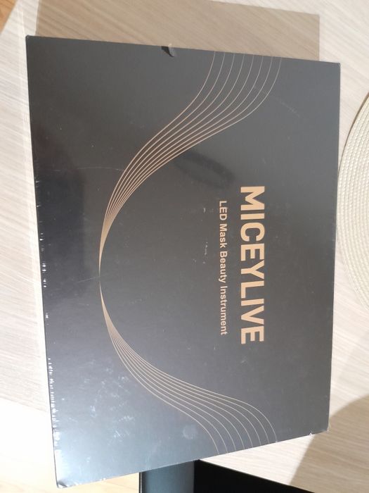 Vand led mask MICEYLIVE  produs sigilat