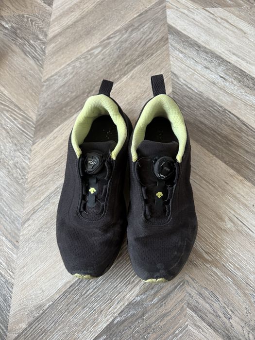 Продам кроссы DESCENTE