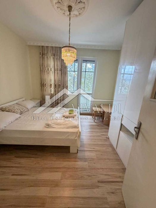 Продава се Четиристаен апартамент в Варна, Колхозен пазар - 90 кв.м за 1967 €/кв.м - Снимка #5