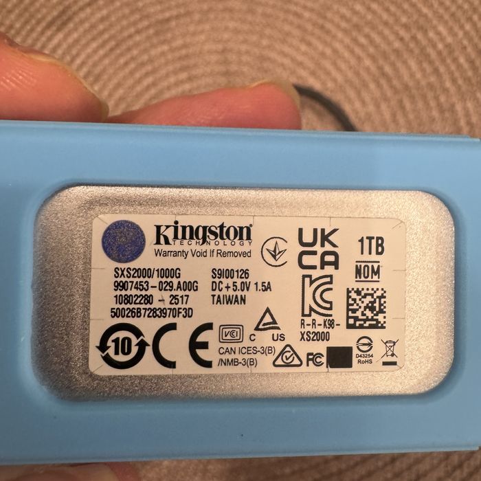 Новый 1TB ssd внешний Kingston XS2000
