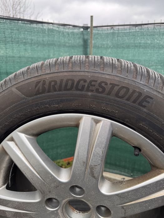 Продавам гуми 235 60 18 с джанти за Ауди Q7/Tuareg/Porshe!