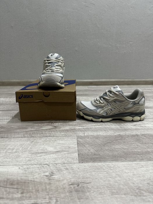 продам кроссовки asics