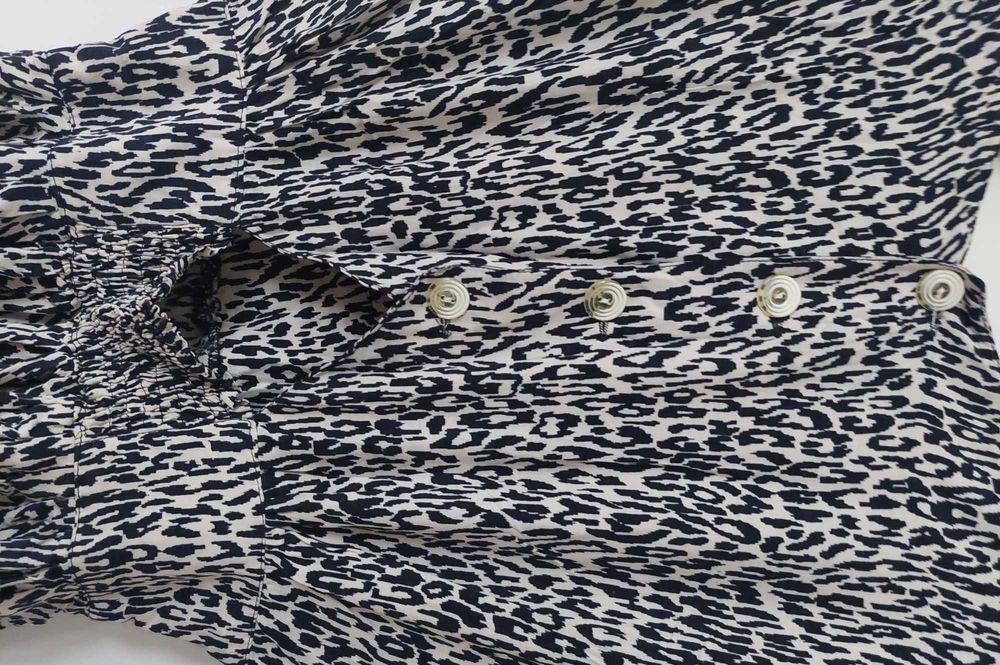 Официална рокля с открит гръб от мека, приятна материя, нова