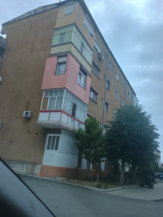 Vând apartament cu 2 camere