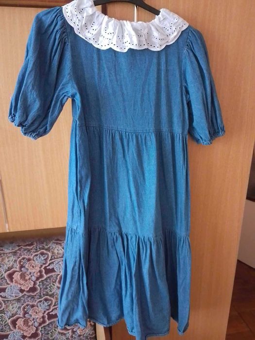 Rochie Reserved cu guleraș alb marimea 164,