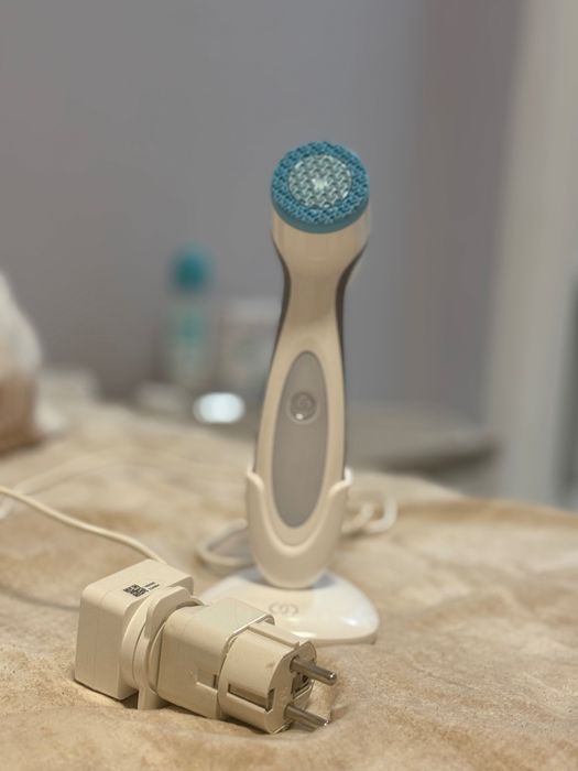 LUMI Spa Почистващ в дълбочина кожата на лицето уред