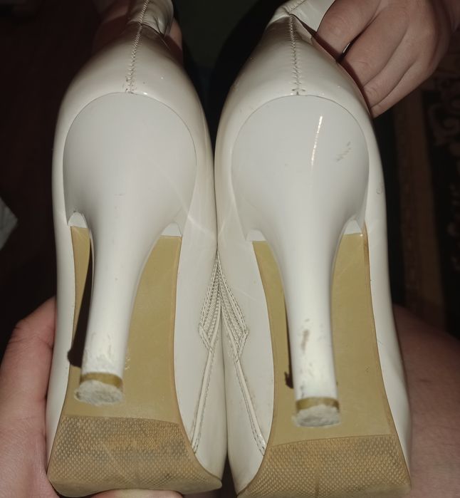 Продам женскую обувь