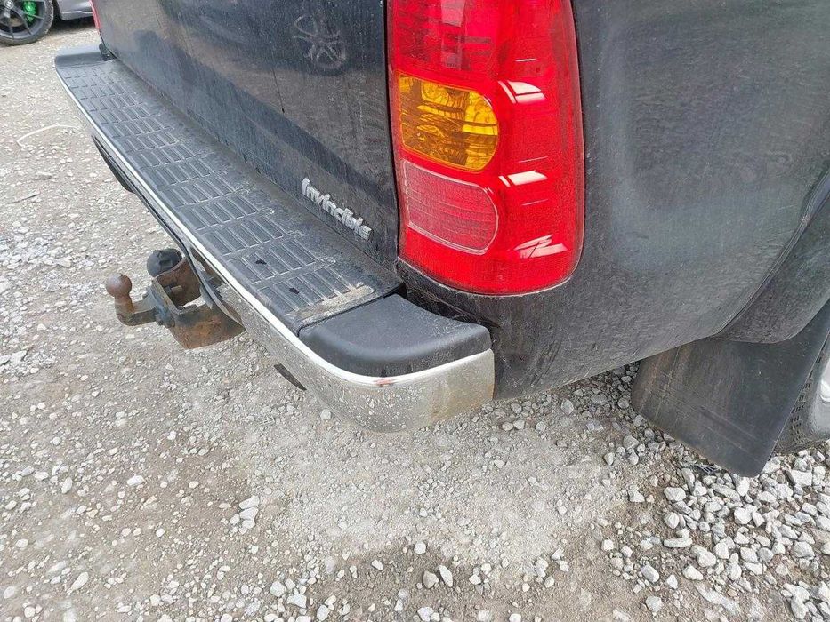 Dezmembrez Toyota hilux  3.0 Diesel 126KW/171CP 2005-2015