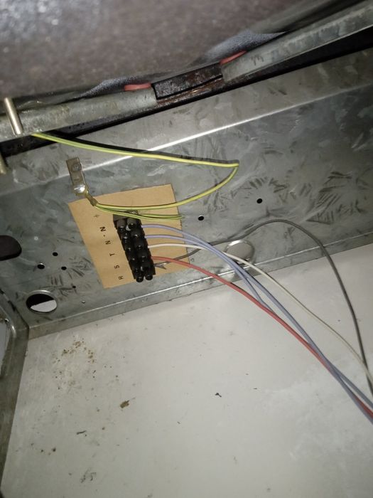 Продам электроплиту новую