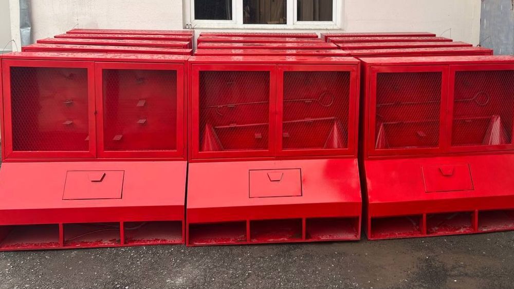 Уличный пожарной шит.