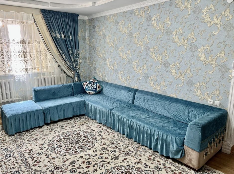 Диван сатылады, жағдай орташа.