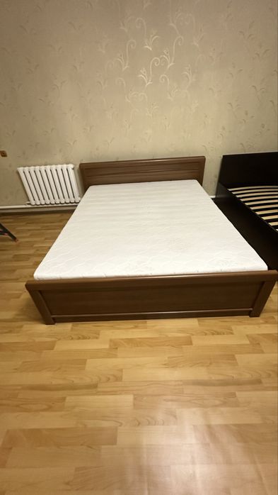 Продам спальный гарнитур