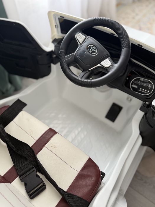 Детский электромобиль