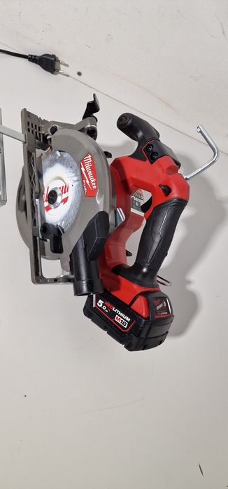 Circular Milwaukee M18 FCS552 An 2026
