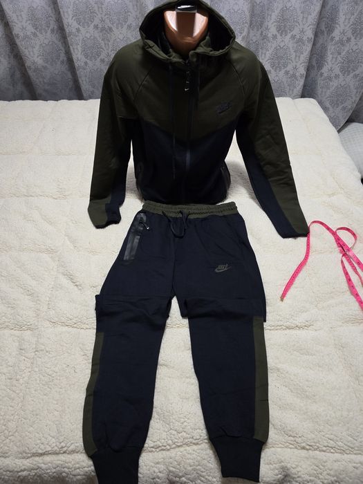 Trening complet Nike, Adidas