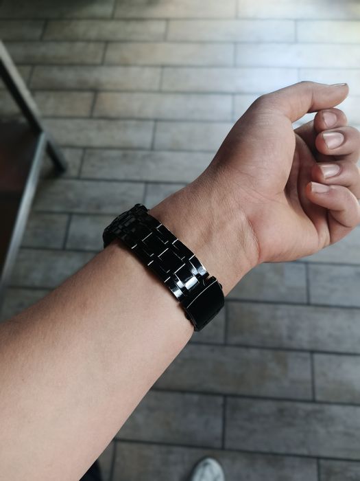 Сагат сатылады а