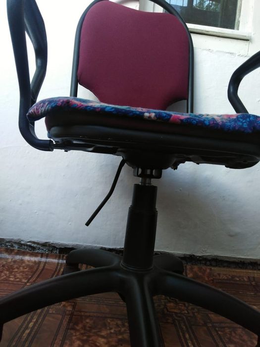 Продам стул очень крепкий