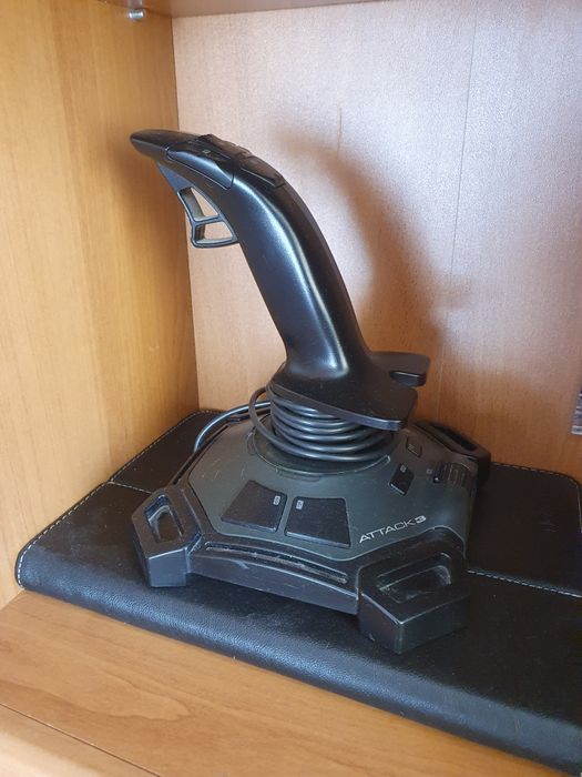 Джойстик Logitech Attack 3