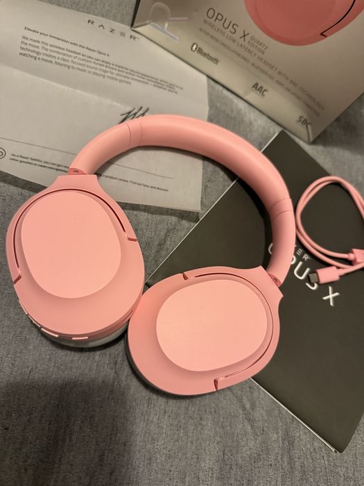 Casti Razer Opus X Pink