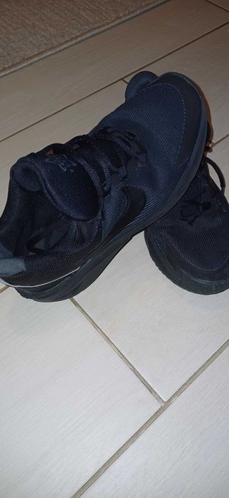 Adidasi Nike marimea 39