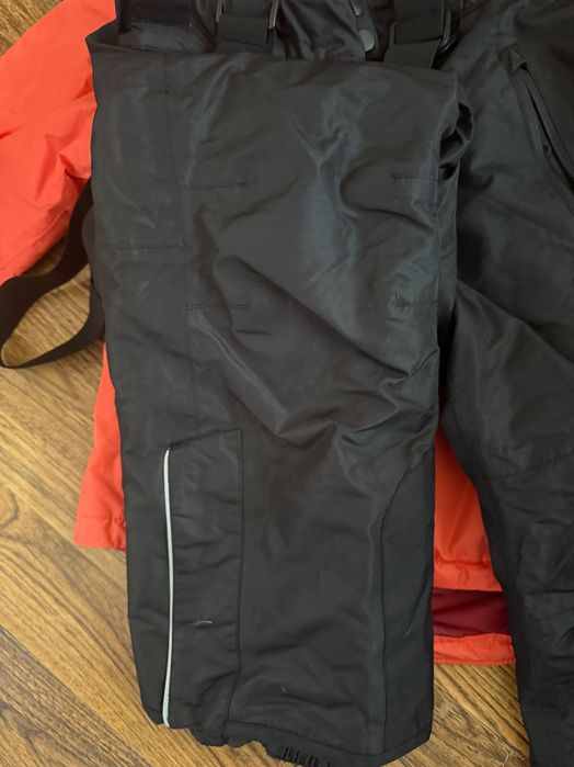 Детски ски екип.Размер 134-яке,долно 140