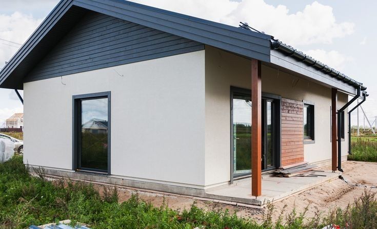 Case modulare  pe structură metalică învelite în panouri sandwich