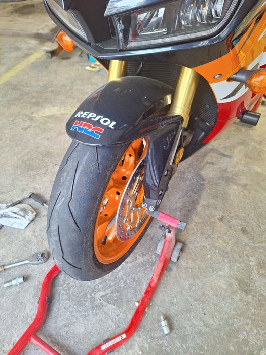 Автосервиз  гуми монтаж, , зареждане  на автоклиматици