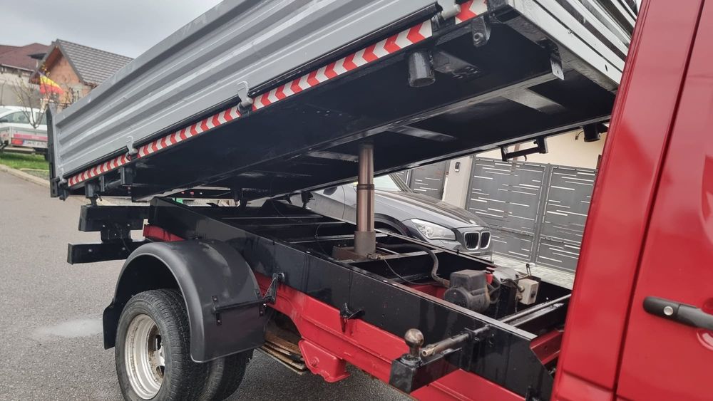 Vând Mercedes Sprinter Basculabil pe 3 parti