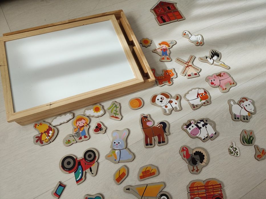 Tabla cu 2 fete si puzzleuri magnetice