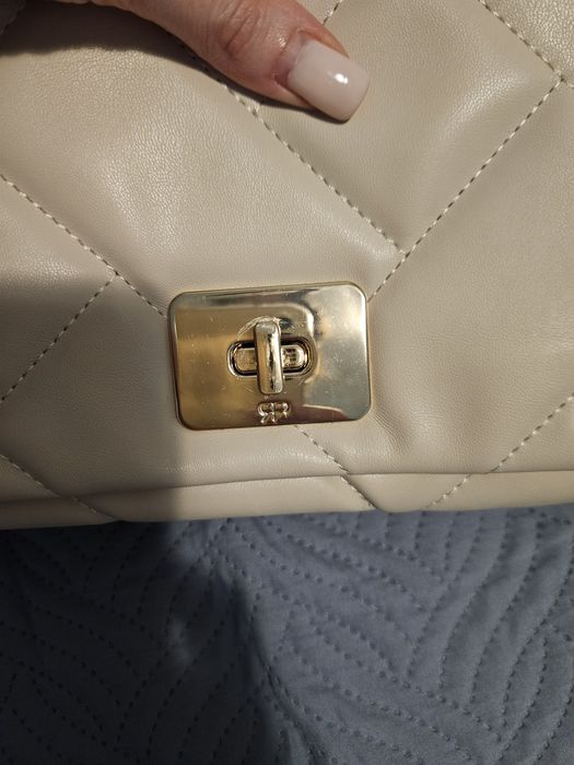 Дамска бежова чарти чанта на марката Parfois