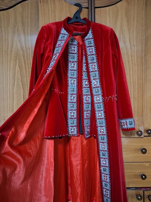 Көйлек, шалбар, қажекей сатылады.