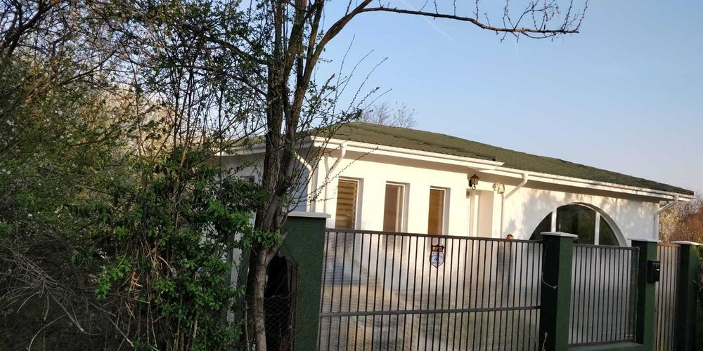 Casă modernă 3 camere de închiriat în Tunari