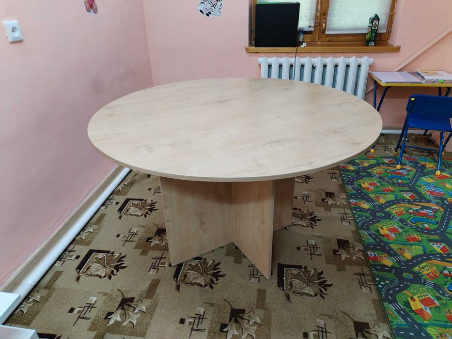 Продам круглый стол