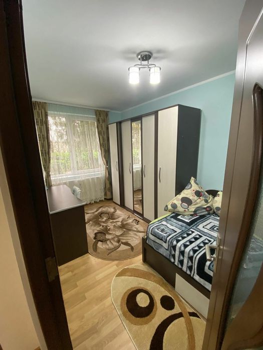 Dau în chirie apartament