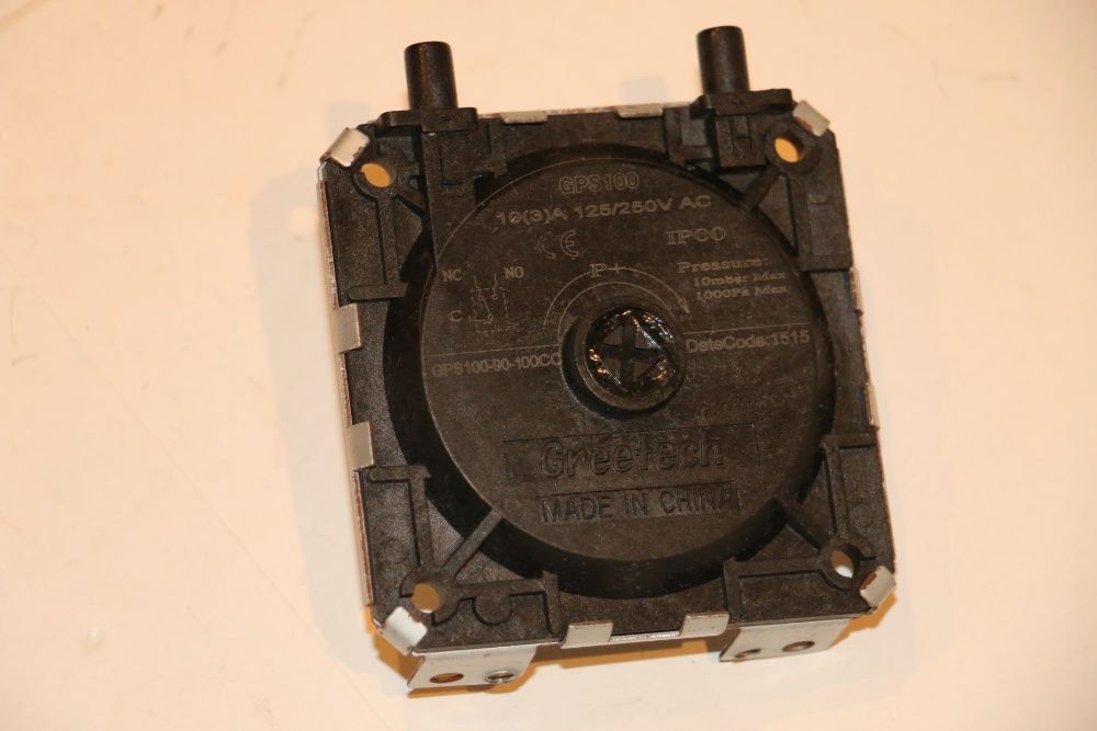 Presostat de aer GreeTech 1.0 mbar GPS 100 pentru centrala Motan