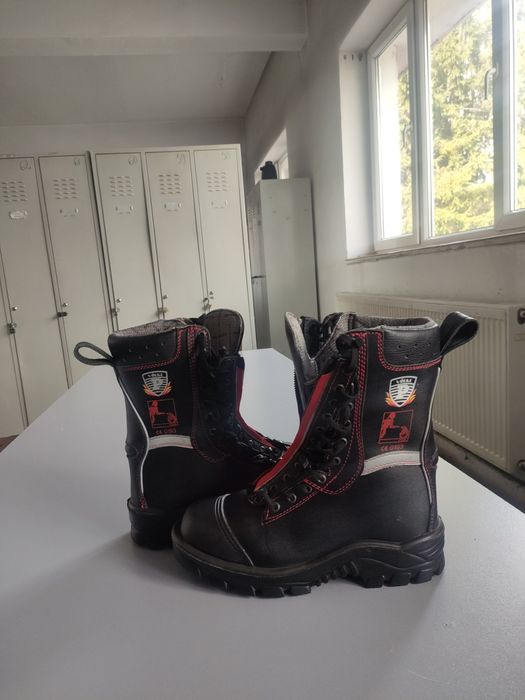 Bocanci de intervenție pompieri