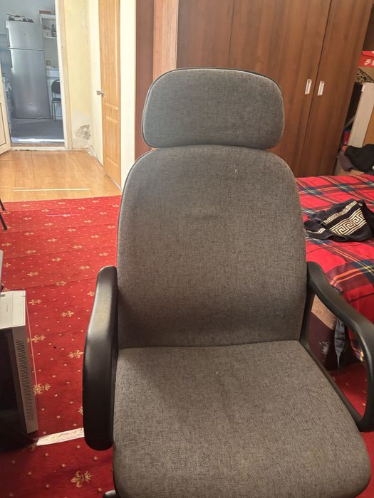 Офисное кресло туаневое